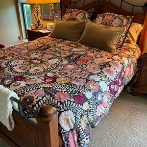 Pottery barn. Like new. Includes 2 euro shams. Helena embroidered pattern.